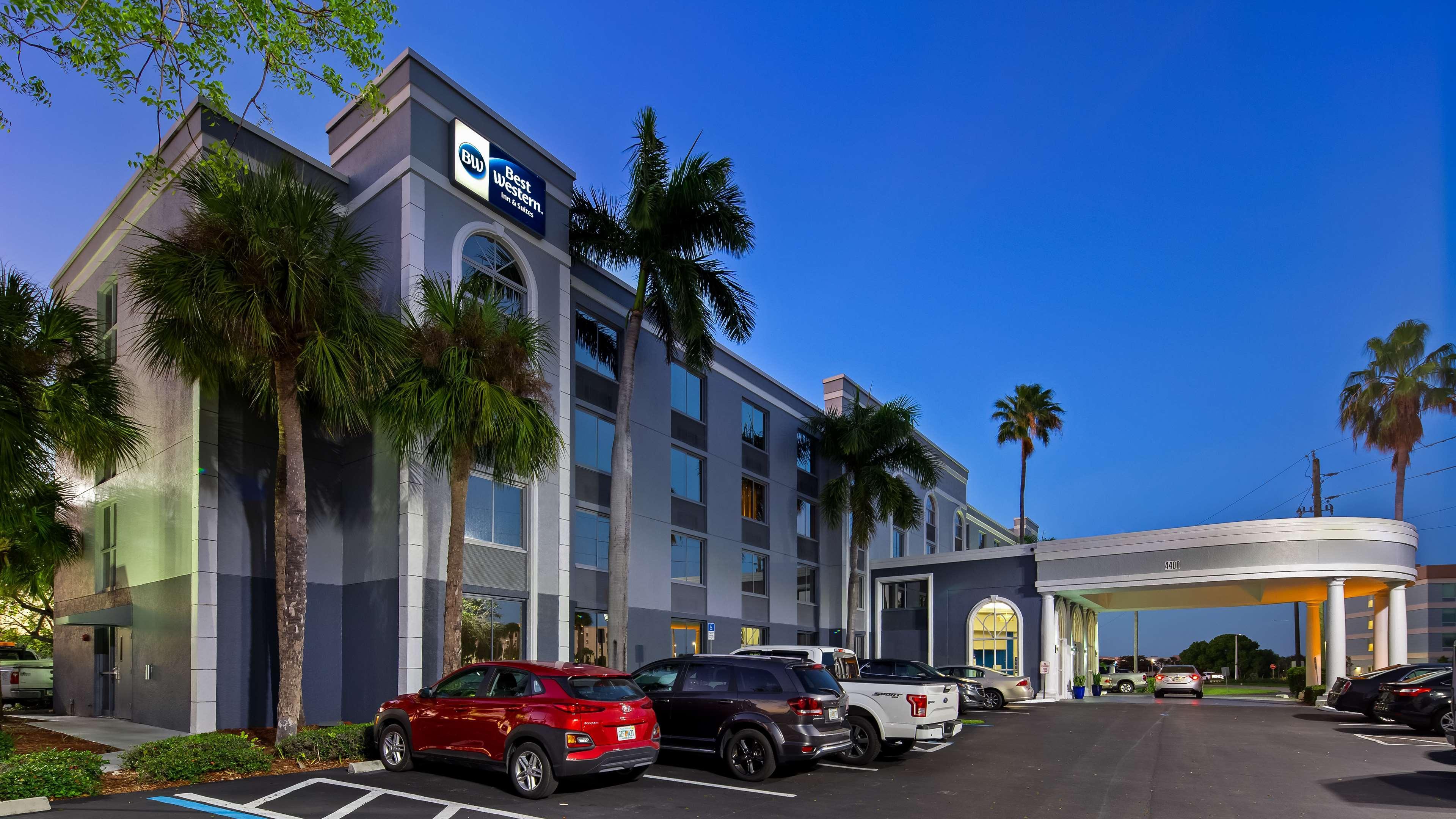 Best Western Fort Myers Inn And Suites Exterior photo